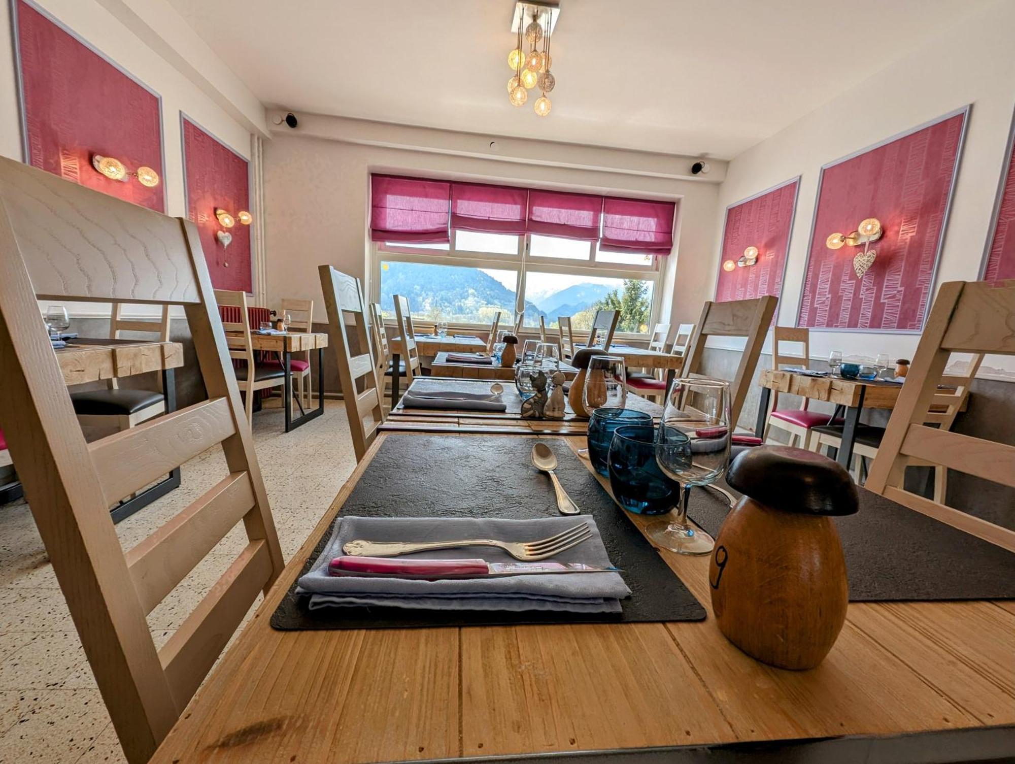 Logis Hotel Le Beau Site Chambon-sur-Lac Exterior photo