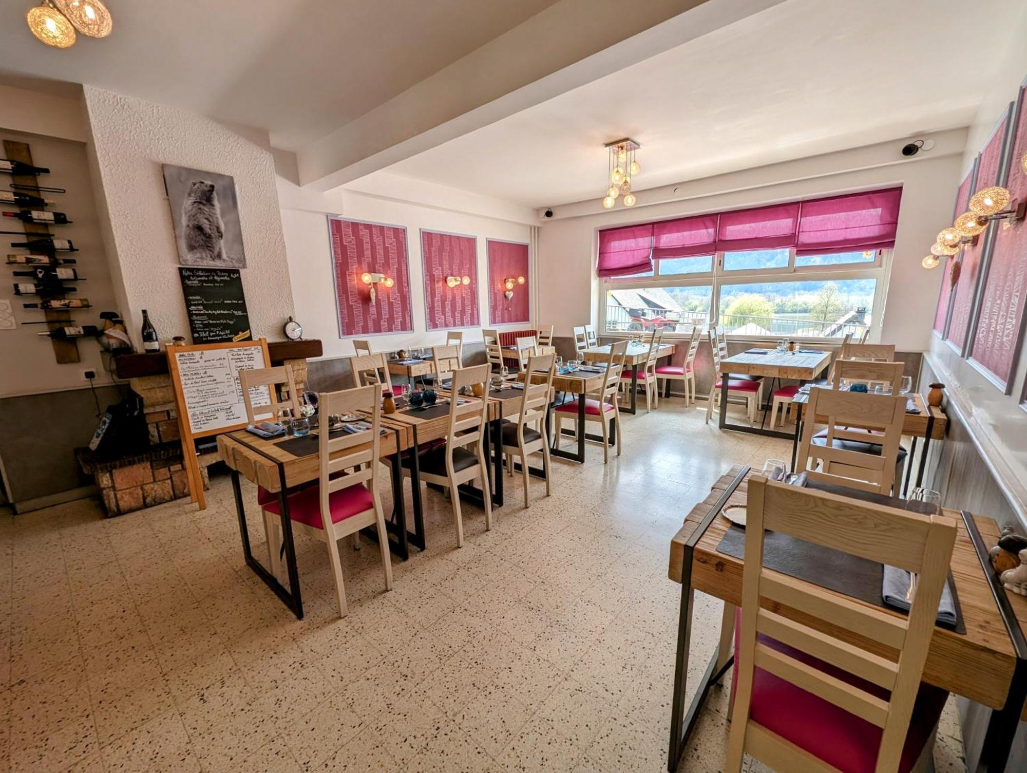 Logis Hotel Le Beau Site Chambon-sur-Lac Exterior photo