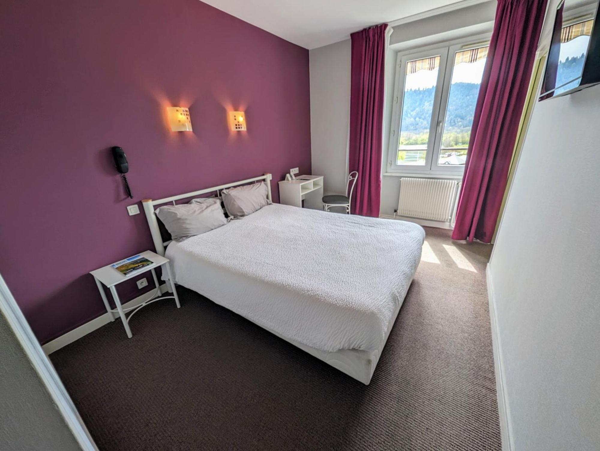 Logis Hotel Le Beau Site Chambon-sur-Lac Exterior photo