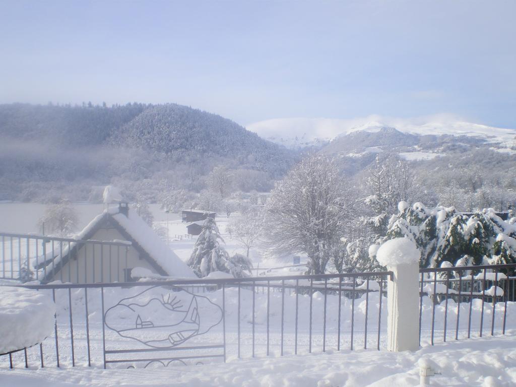 Logis Hotel Le Beau Site Chambon-sur-Lac Exterior photo